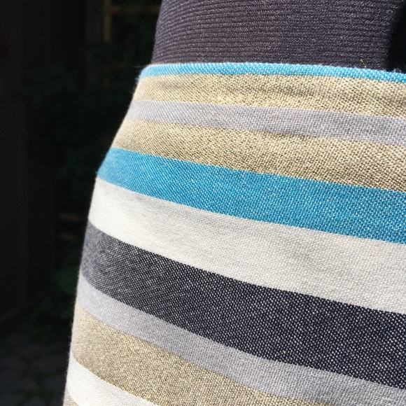 🦋 3 for $25.00 - Ann Taylor Loft  Gold Lurex Stripe Mini Skirt - Picture 5 of 6